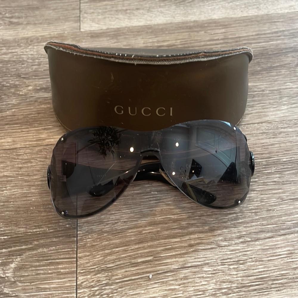 All black Gucci Sunglasses